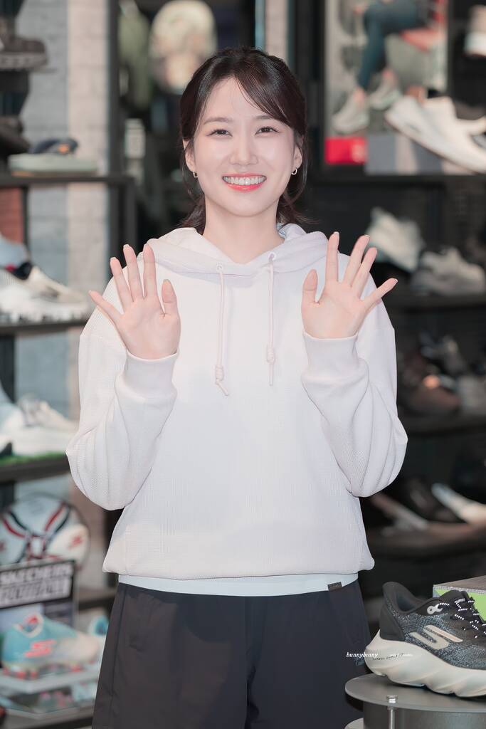 스케쳐스 팝업 스토어
