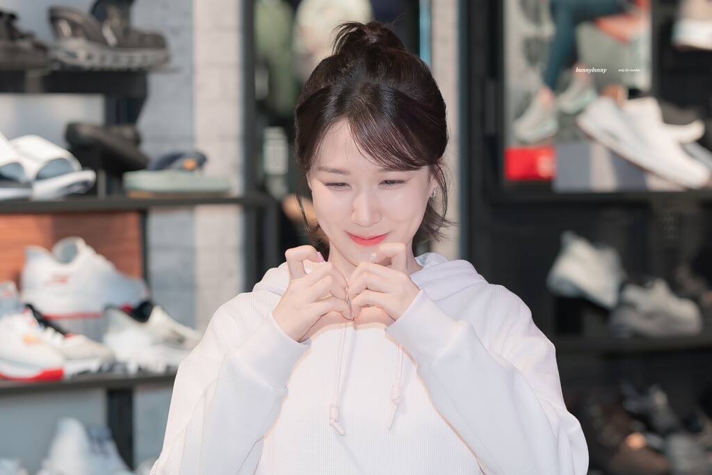 스케쳐스 팝업 스토어