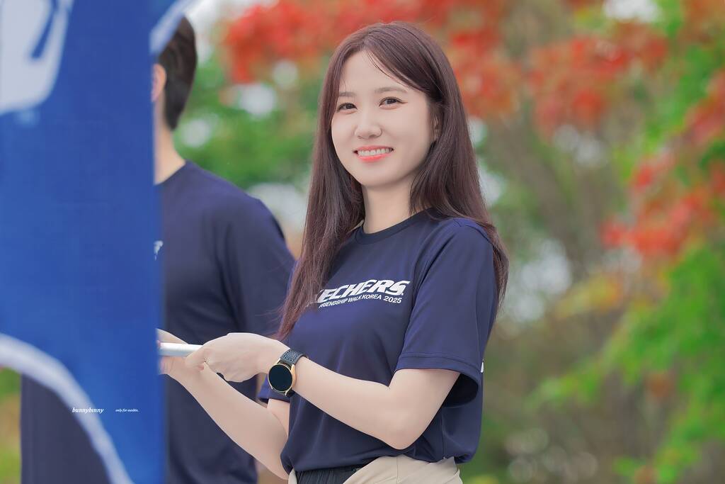 스케쳐스 프렌드쉽 워크 2025